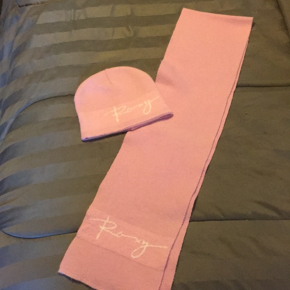 Pink Roxy scarf with matching beanie